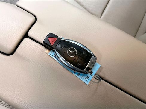 Used 2014 Mercedes-Benz E 350 4MATIC Sedan image 14