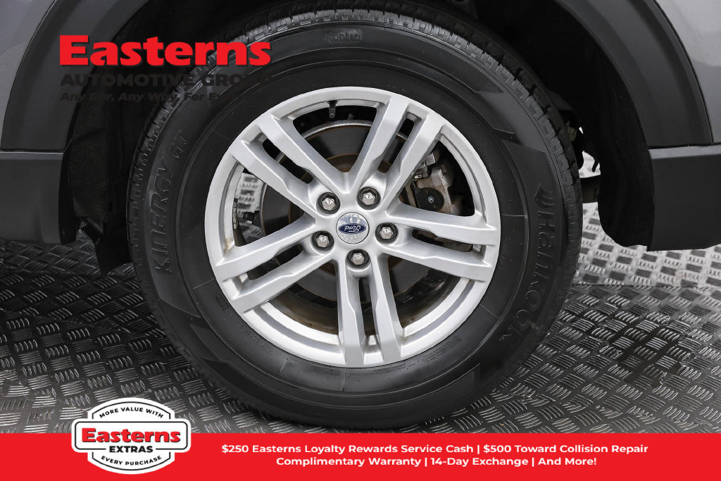 Used 2023 Ford Explorer XLT w/ Equipment Group 202A AWD/4WD image 34