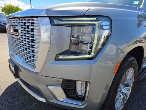 Used 2024 GMC Yukon XL Denali AWD/4WD image 6
