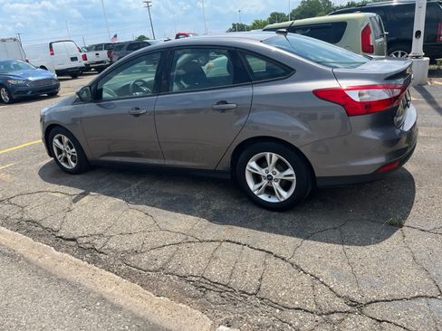 Used 2014 Ford Focus SE FWD image 11