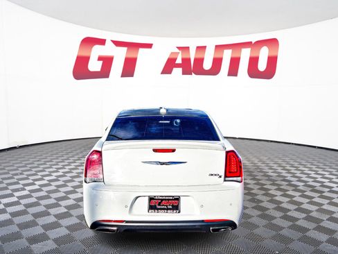 Used 2019 Chrysler 300 S image 6
