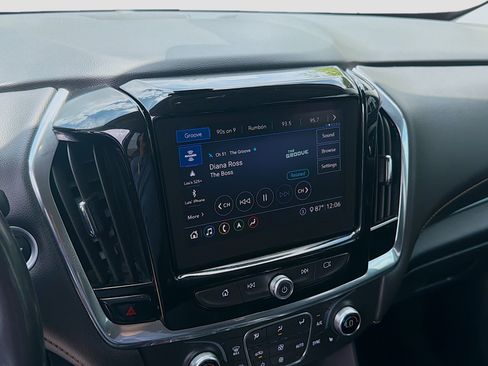 Used 2020 Chevrolet Traverse RS FWD image 10