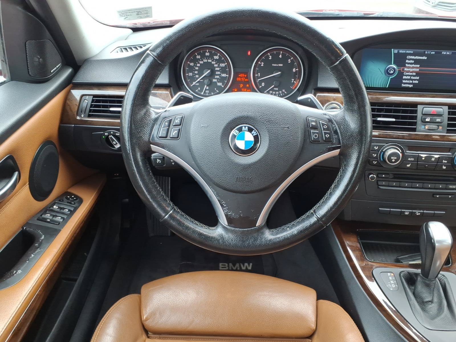 Used 2011 BMW 328i xDrive Sedan AWD/4WD image 5