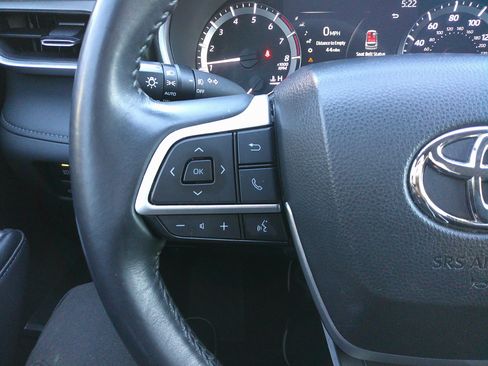 Used 2023 Toyota Highlander XLE image 55