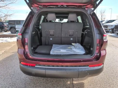 New 2026 Jeep Grand Cherokee L Laredo image 10