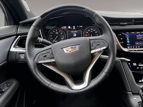 Certified 2025 Cadillac XT6 Premium Luxury w/ Platinum Package AWD/4WD image 5