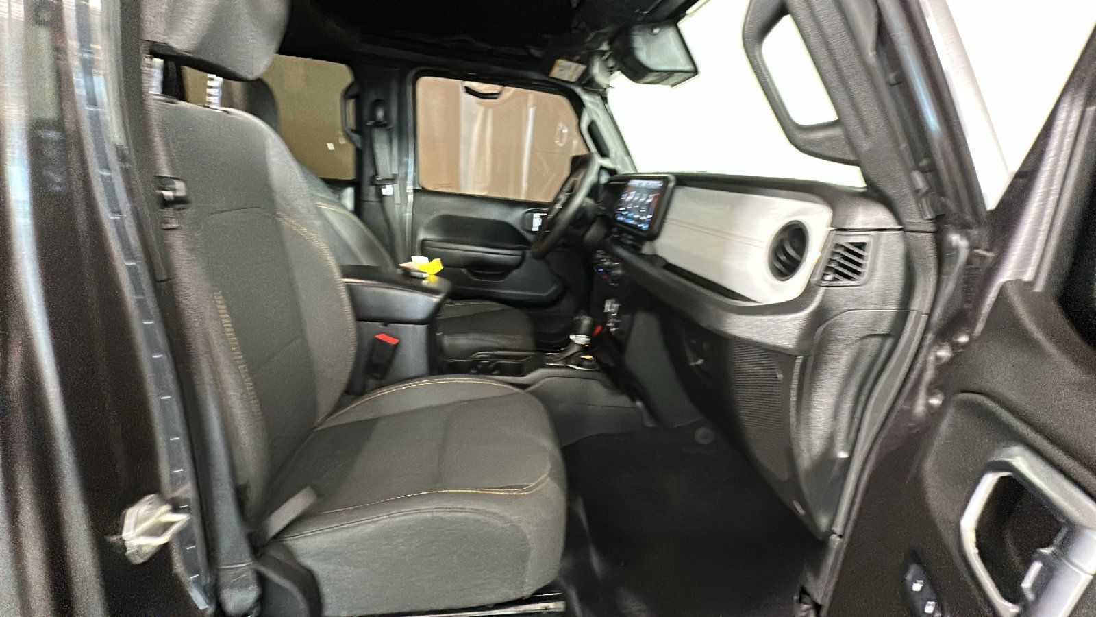 Used 2024 Jeep Wrangler Unlimited w/ Convenience Group AWD/4WD image 34