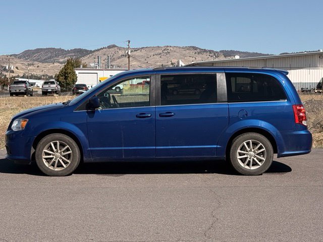 Used 2020 Dodge Grand Caravan SXT FWD image 2