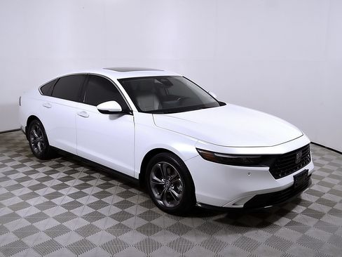 Used 2023 Honda Accord EX-L image 6