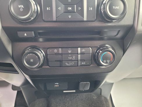 Used 2018 Ford F150 XLT image 21