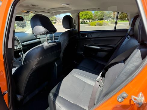 Used 2015 Subaru Crosstrek 2.0i Limited AWD/4WD image 9