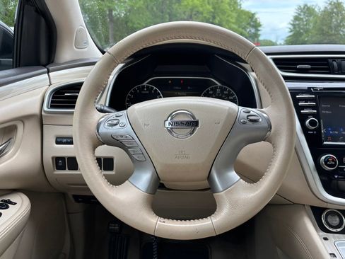 Used 2015 Nissan Murano SV w/ Premium Package image 19
