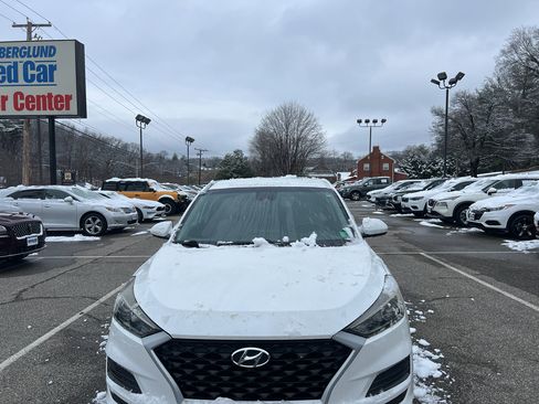 Used 2019 Hyundai Tucson SE image 2