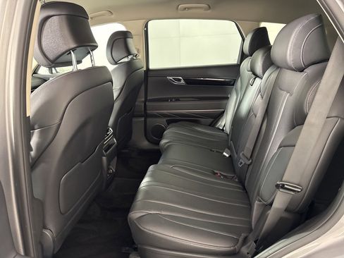 Used 2025 Genesis GV80 2.5T Standard image 17