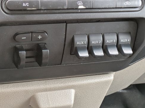 Used 2009 Ford F350 XL image 23