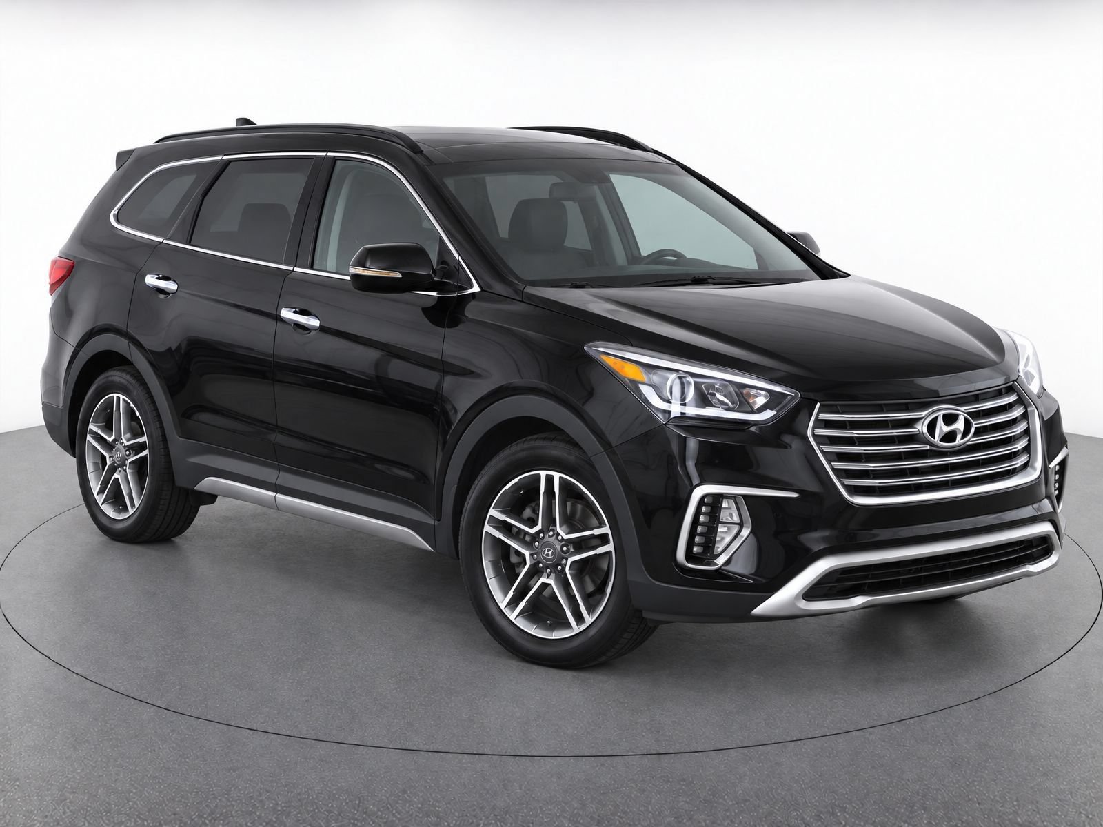 Used 2019 Hyundai Santa Fe XL FWD image 2