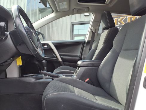Used 2016 Toyota RAV4 XLE AWD/4WD image 8