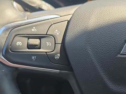 Used 2025 Chevrolet Trax ACTIV w/ Driver Confidence Package FWD image 23