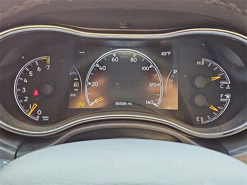 Used 2019 Jeep Grand Cherokee Laredo image 17