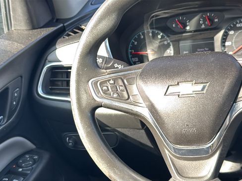 Used 2018 Chevrolet Equinox LS AWD/4WD image 27
