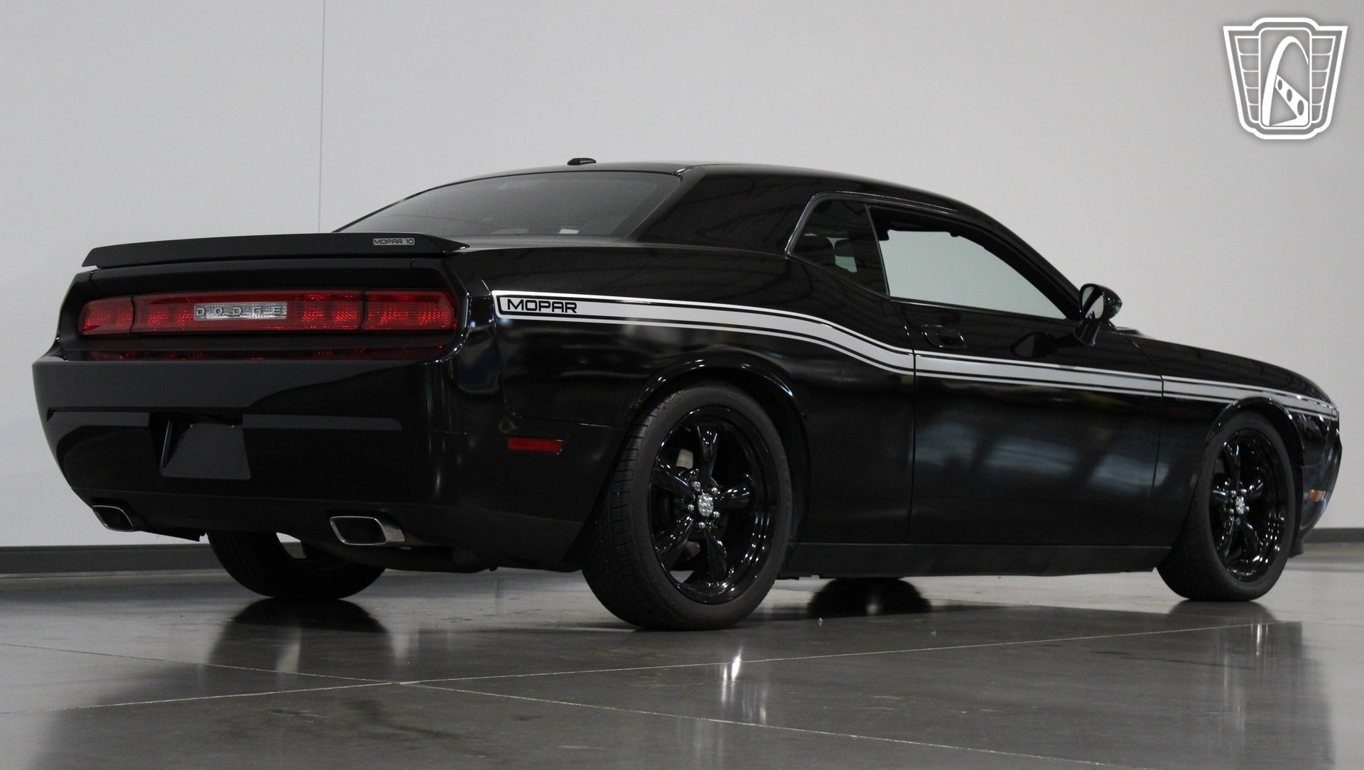 Used 2010 Dodge Challenger R/T w/ Mopar 10 Pkg RWD image 34