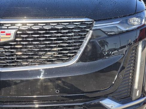 Certified 2025 Cadillac XT6 Premium Luxury image 10