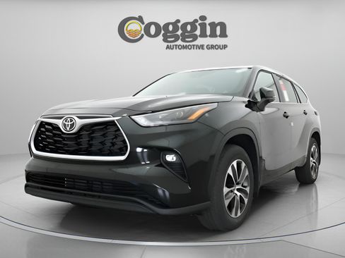 Certified 2026 Toyota Highlander XLE AWD/4WD image 32