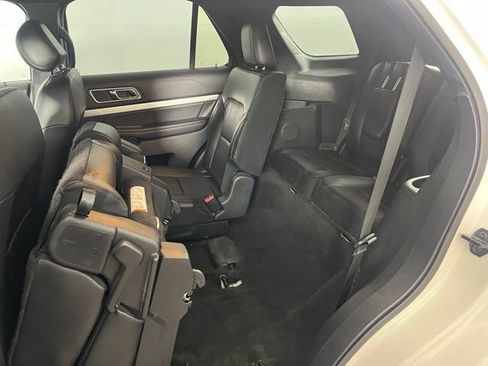 Used 2016 Ford Explorer XLT w/ Equipment Group 202A AWD/4WD image 9