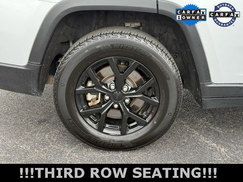 Used 2024 Jeep Grand Cherokee L Laredo image 11