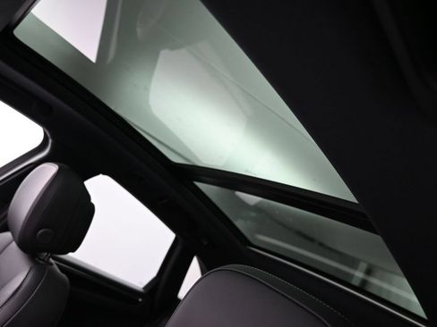 Certified 2026 Porsche Macan AWD/4WD image 11