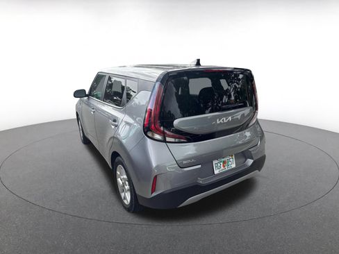 Used 2025 Kia Soul LX w/ LX Technology Package FWD image 12