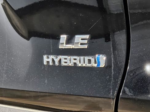 Used 2023 Toyota RAV4 LE AWD/4WD image 36