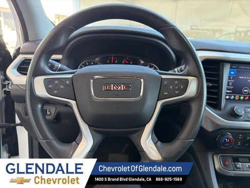 Used 2023 GMC Acadia SLE image 11