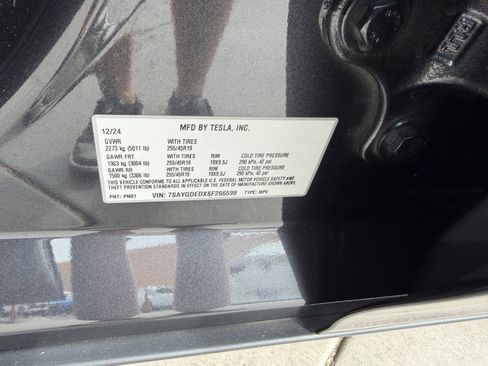 Used 2025 Tesla Model Y Long Range RWD image 47