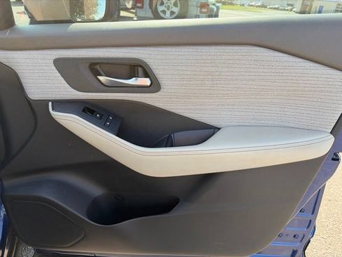 Used 2021 Nissan Rogue SV FWD image 14