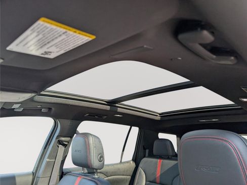 Used 2024 Chevrolet Traverse RS w/ LPO, Floor Liner Package AWD/4WD image 34