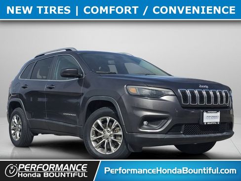 Used 2019 Jeep Cherokee Latitude Plus w/ Comfort/Convenience Group AWD/4WD image 1