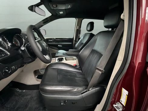 Used 2018 Dodge Grand Caravan SXT FWD image 19
