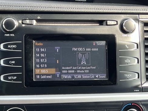 Used 2019 Toyota Highlander LE FWD image 27