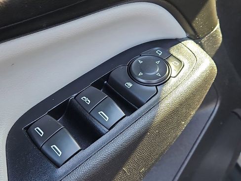 Used 2019 Chevrolet Equinox LT image 26