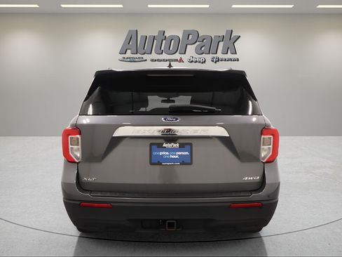 Used 2023 Ford Explorer XLT w/ Class IV Trailer Tow Package AWD/4WD image 8