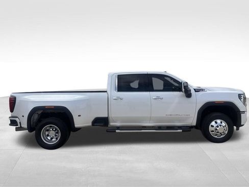 Used 2024 GMC Sierra 3500 Denali w/ Denali Reserve Package AWD/4WD image 7