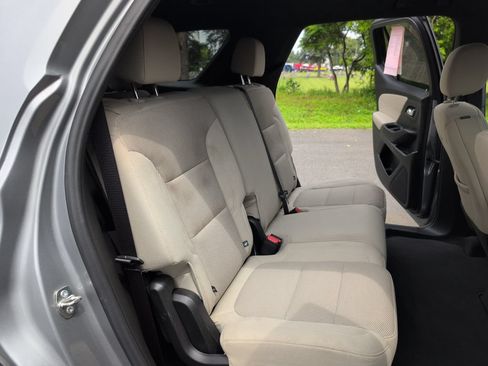 Used 2023 Chevrolet Traverse LS AWD/4WD image 13