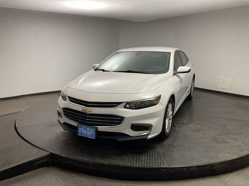 Certified 2018 Chevrolet Malibu LT FWD image 3
