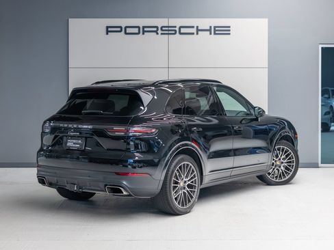 Certified 2023 Porsche Cayenne AWD/4WD image 6
