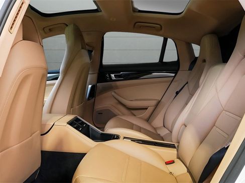Used 2020 Porsche Panamera 4 image 50