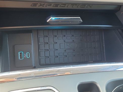 Used 2024 Ford Expedition Max XLT RWD image 23