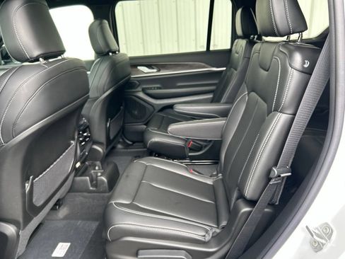 New 2026 Jeep Grand Cherokee L Limited AWD/4WD image 33