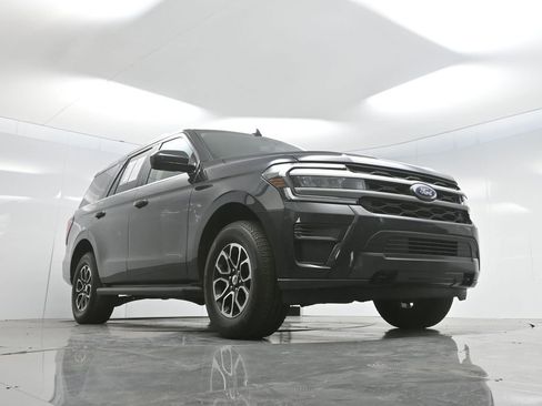 Used 2024 Ford Expedition XLT image 72