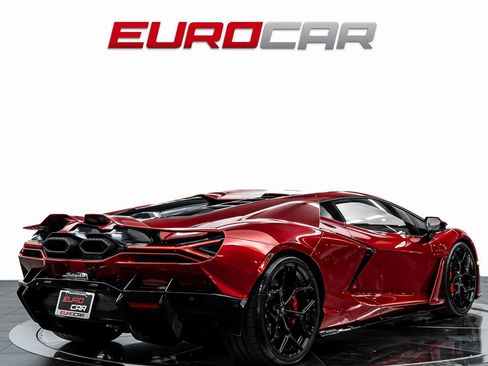 Used 2025 Lamborghini Revuelto image 5